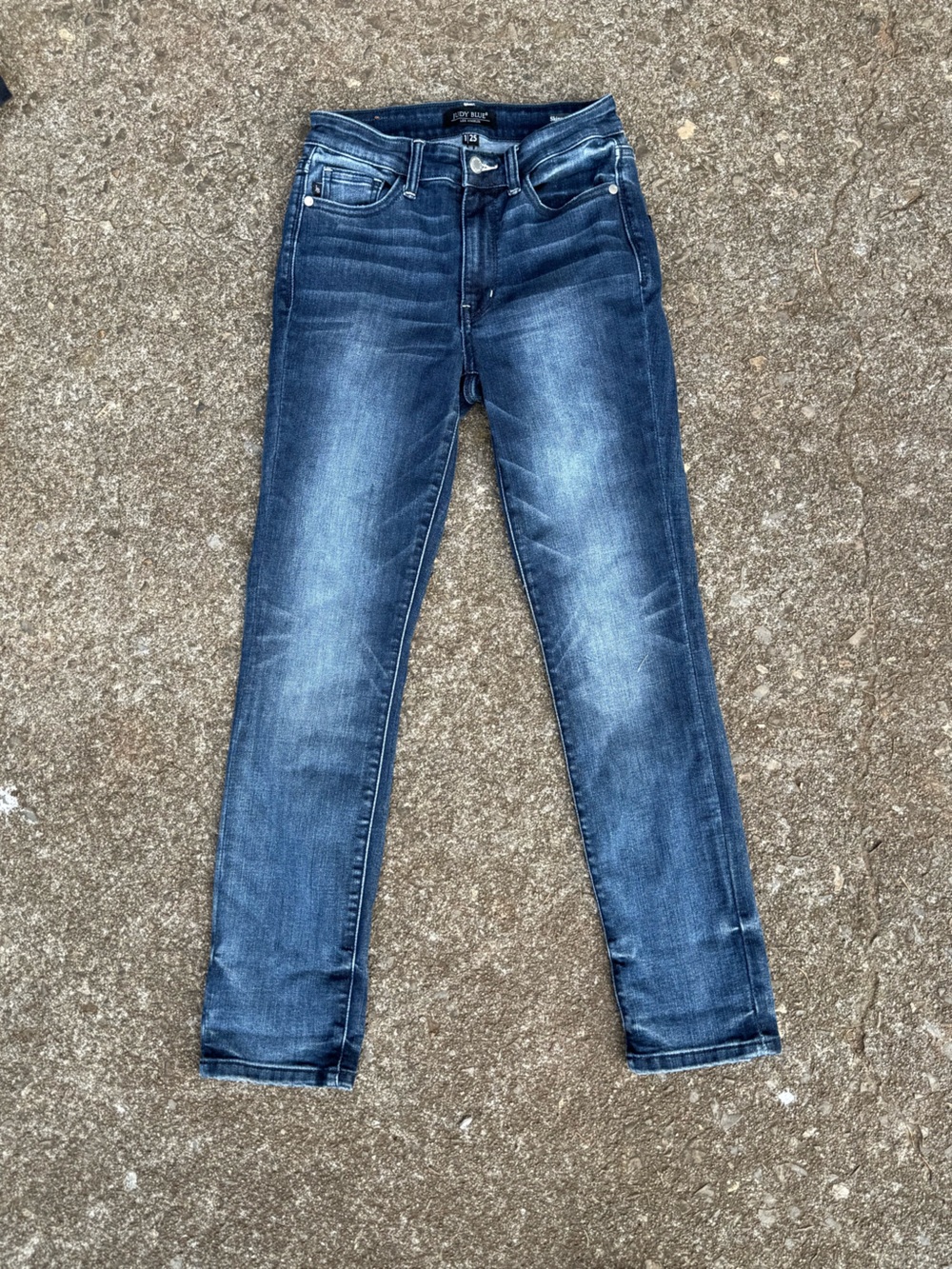 Judy Blue Distressed Medium Blue Skinny Fit Capri